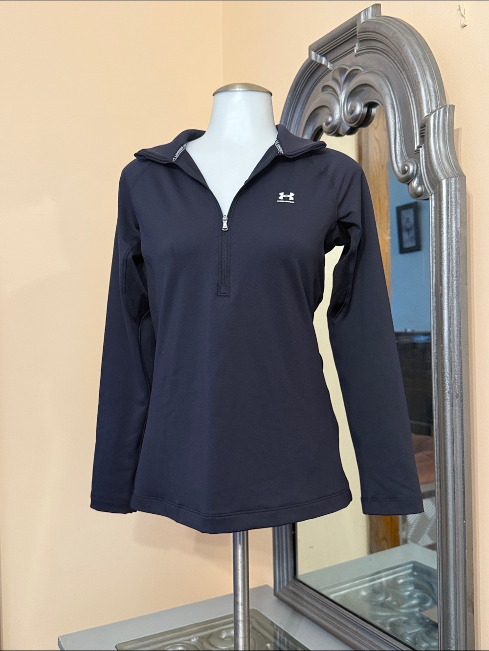 Under Armour XS Women's Black Quarter-Zip Pullover Hoodie